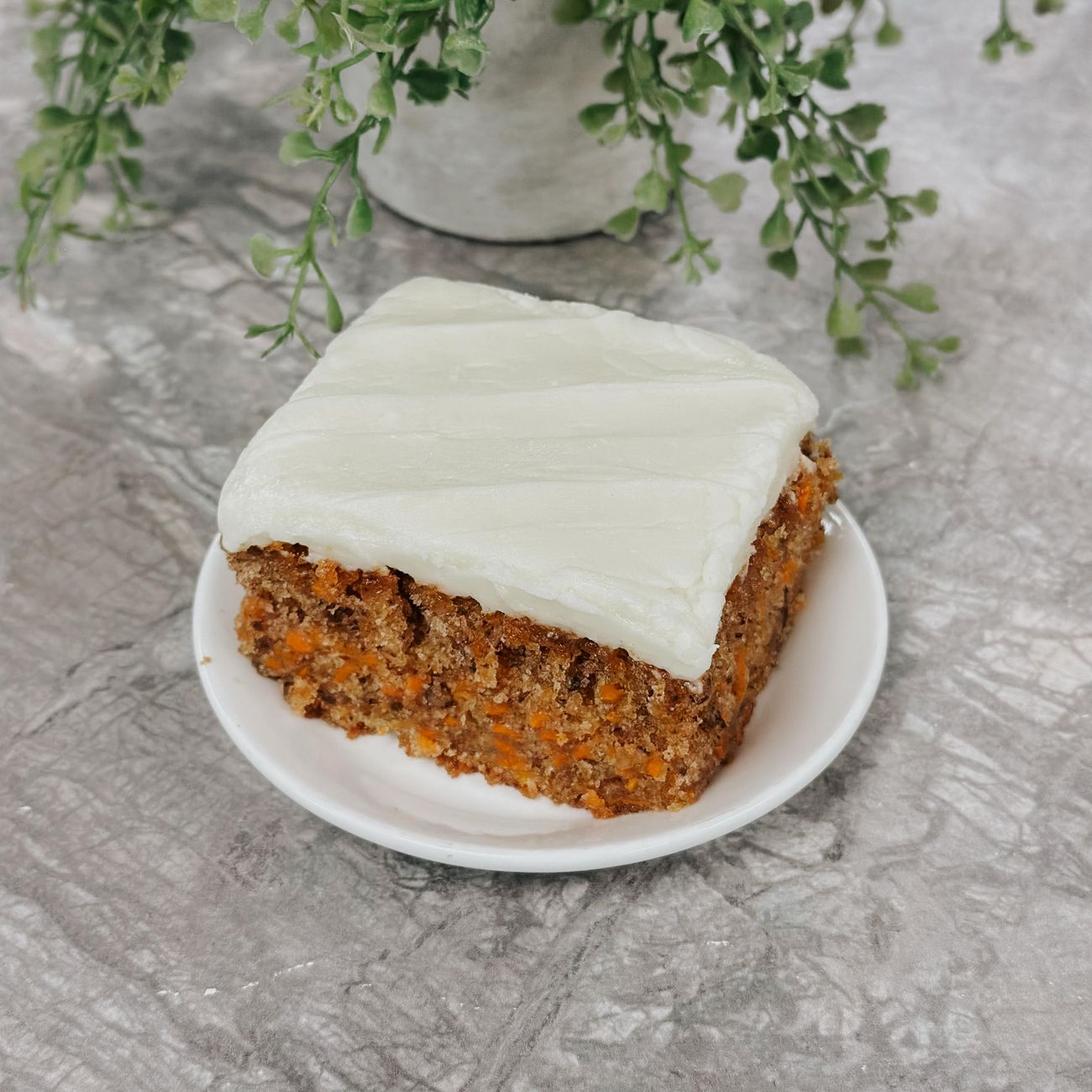Uskrsna torta s mrkvom i cimetom